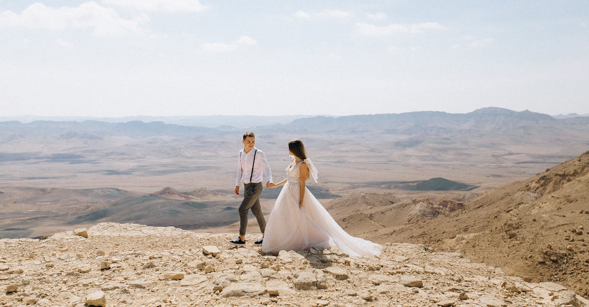 découvrez nos jupons pour robes de mariée : apportez volume, élégance et confort à votre tenue de mariage. trouvez le jupon parfait pour sublimer votre silhouette le jour j.