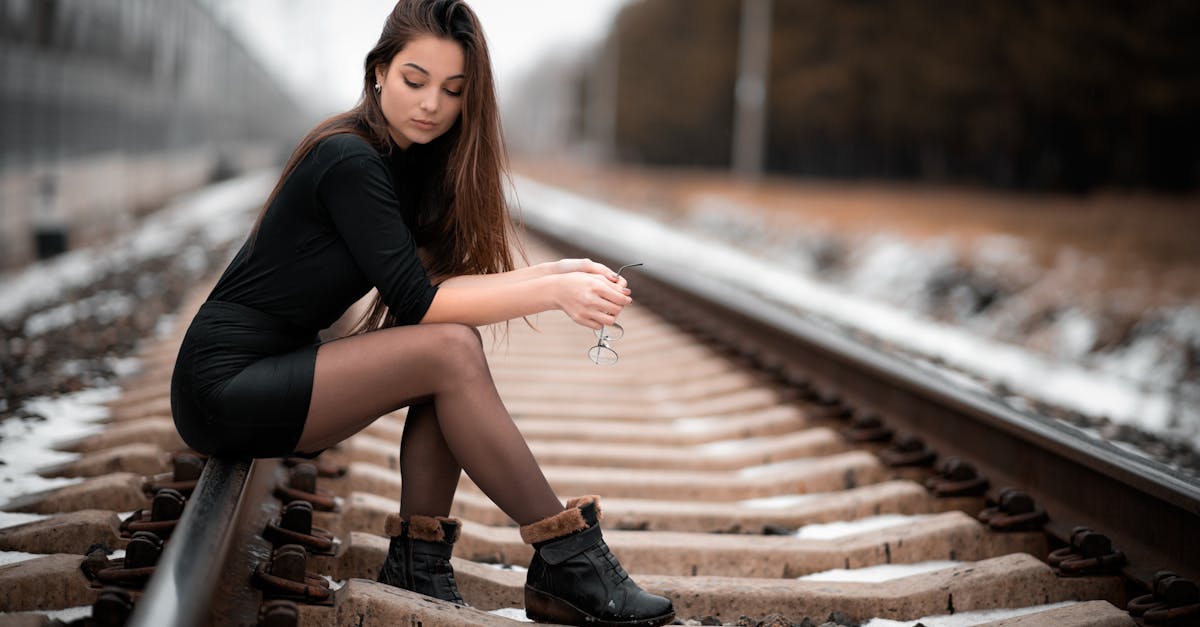 découvrez les dernières tendances de robes d'hiver pour rester élégante et au chaud cette saison. inspirez-vous des styles, couleurs et matières incontournables de l'année pour un look à la fois moderne et confortable.