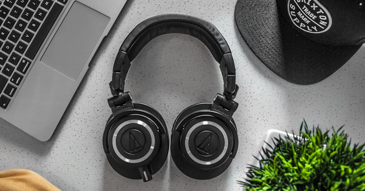 découvrez notre sélection de casques sans fil alliant confort, performance et autonomie. profitez d'un son haute qualité et d'une liberté totale de mouvement, idéals pour la musique, les appels ou le sport.