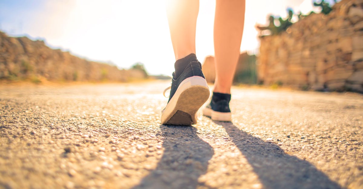 découvrez notre sélection de sneakers pour femmes : styles tendance, confort inégalé et grandes marques. trouvez la paire idéale pour compléter tous vos looks, des classiques intemporels aux nouveautés incontournables !