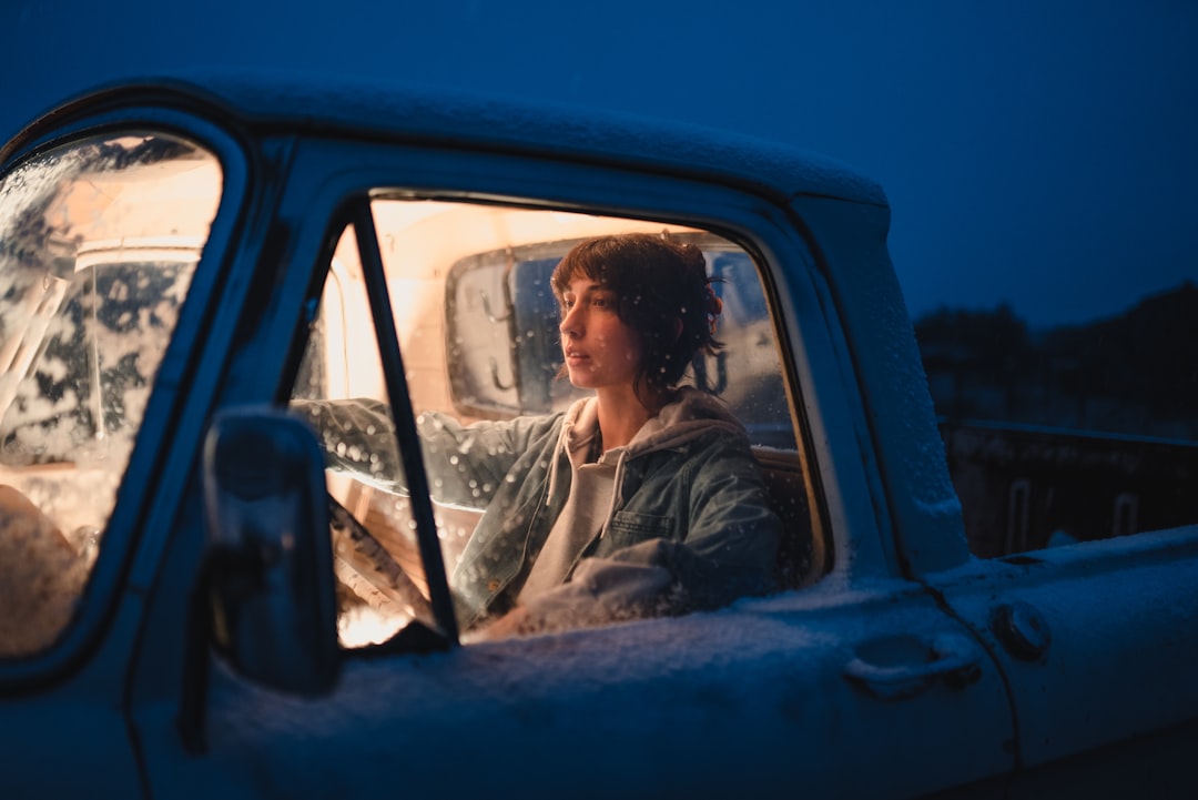 découvrez notre assurance auto spécialement conçue pour les jeunes conducteurs : tarifs avantageux, couverture adaptée, garanties sur mesure et accompagnement professionnel pour débuter sur la route en toute sérénité.
