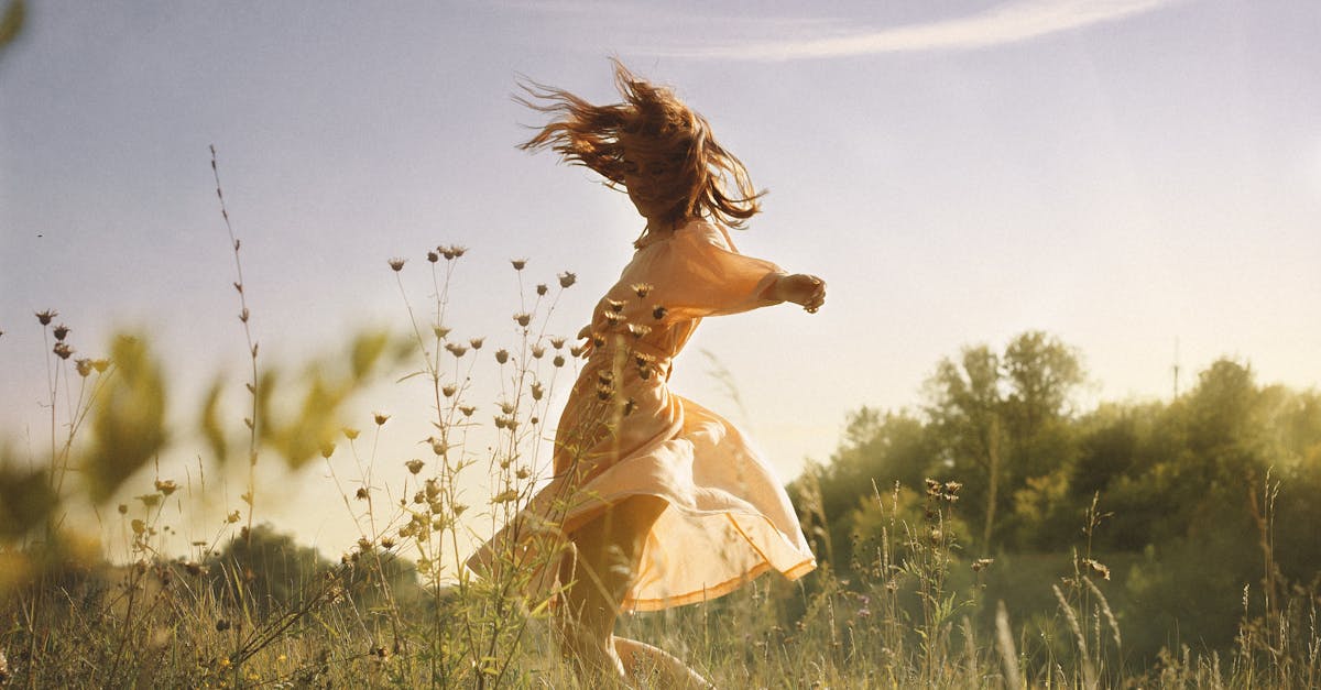 découvrez notre sélection de robes d'été zara : styles tendance, tissus légers et couleurs éclatantes pour sublimer votre garde-robe estivale. trouvez la robe idéale pour chaque occasion sur zara.
