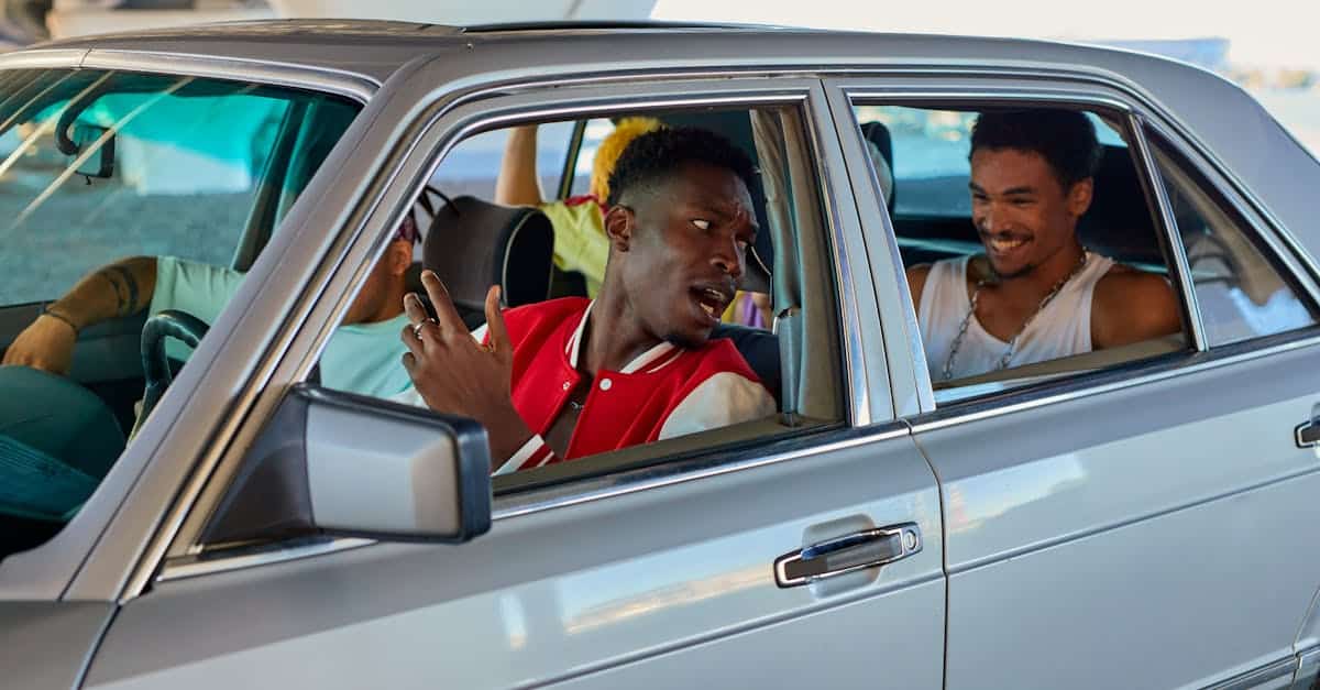 découvrez nos conseils et astuces pour jeunes conducteurs afin de conduire en toute sécurité et confiance dès vos débuts sur la route.